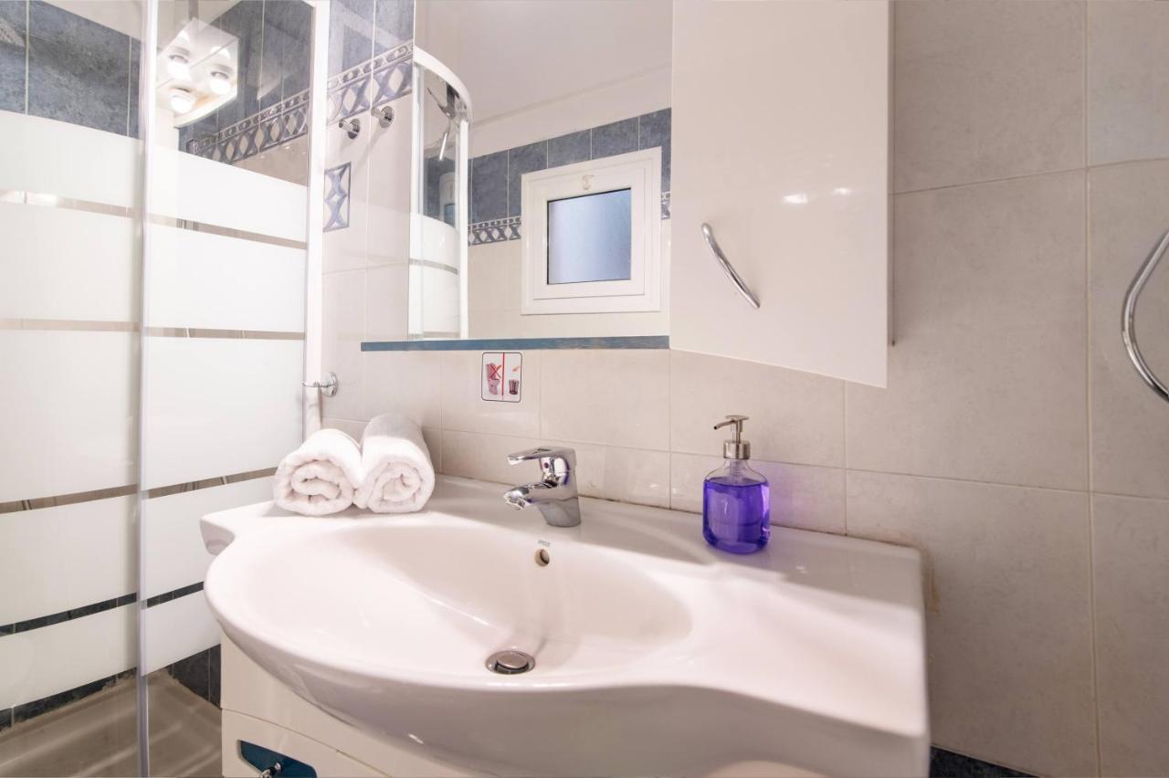 Oscar City Room Athena Bagian luar foto
